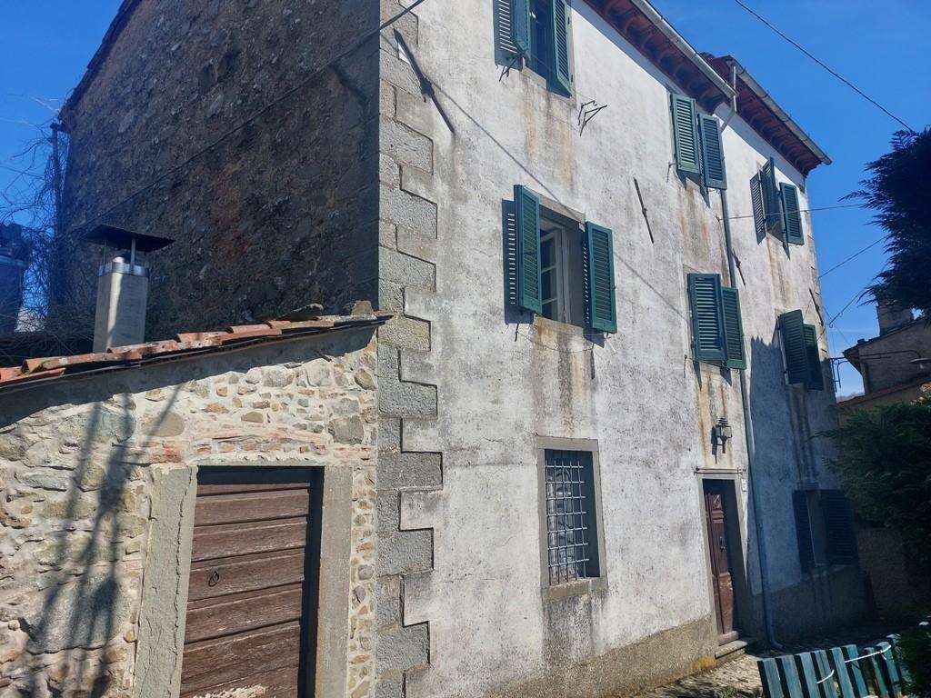 Palazzo - Stabile in Vendita a Bagni di Lucca Riolo