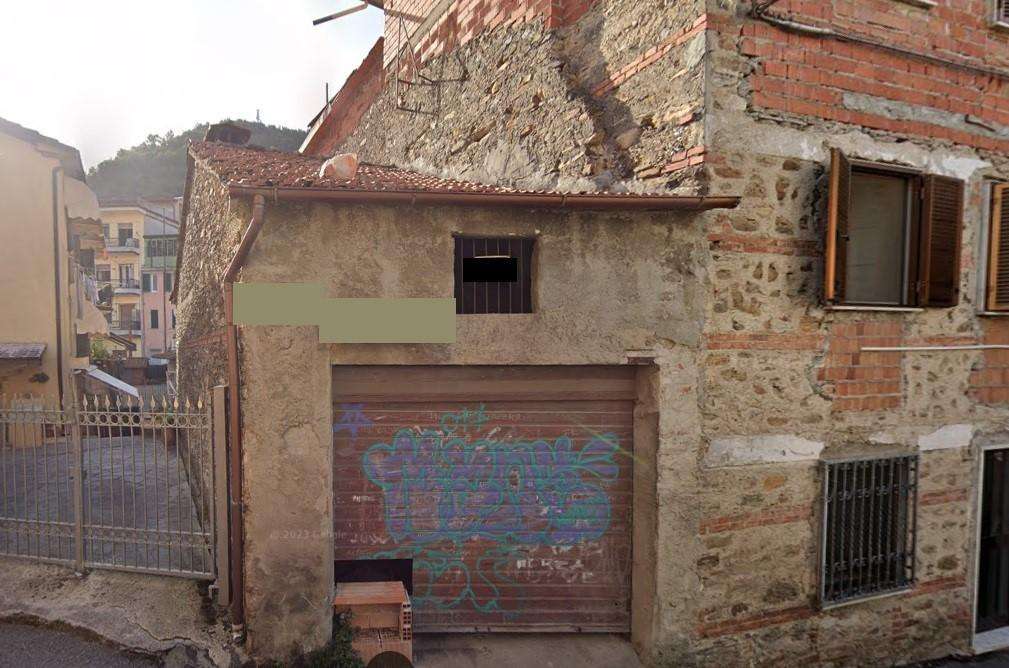 Casa Bi - Trifamiliare in Vendita a Montignoso Via Corniolo,
