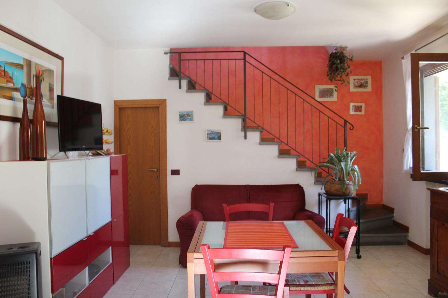 Casa Bi - Trifamiliare in Vendita a Montaione Montaione