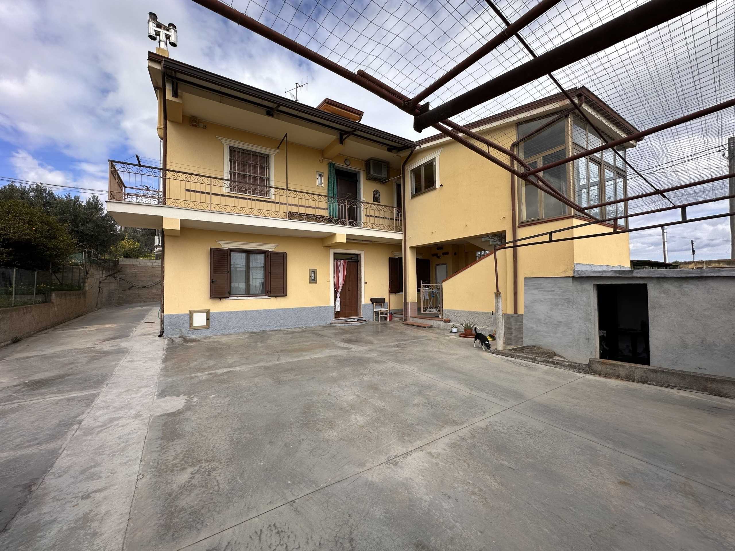 Casa indipendente in Vendita a Simeri Crichi Via Roccani