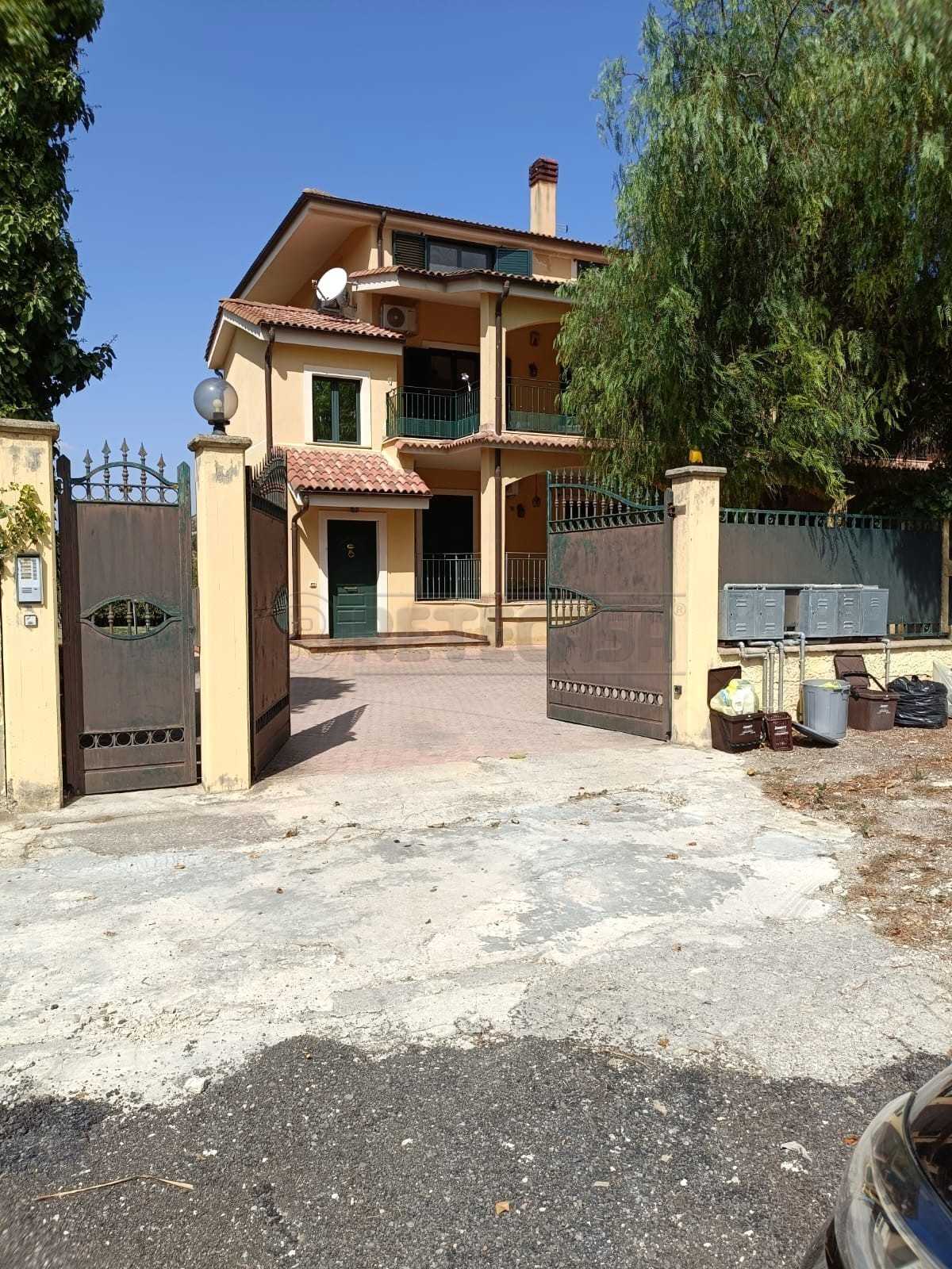 Casa indipendente in Vendita a Caltanissetta contrada pian del lago