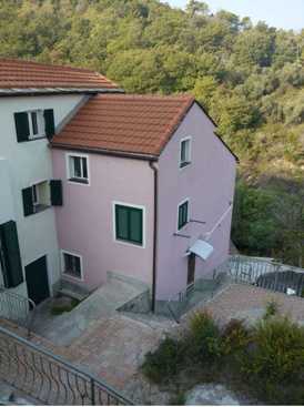 Porzione di casa in Vendita a Vado Ligure Via Molini