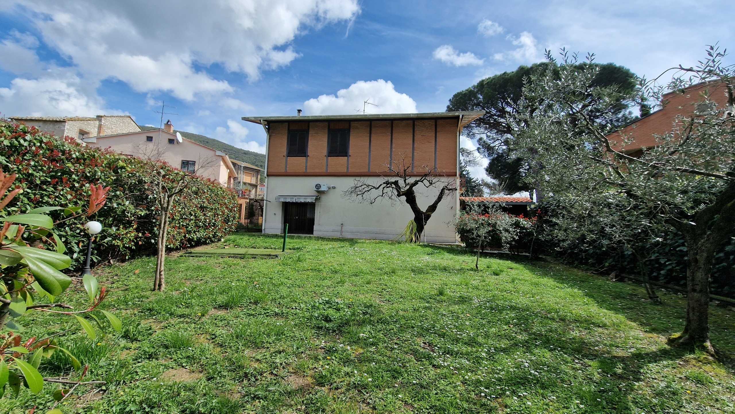 Casa indipendente in Vendita a Lugnano in Teverina Via Madonna dei Pini
