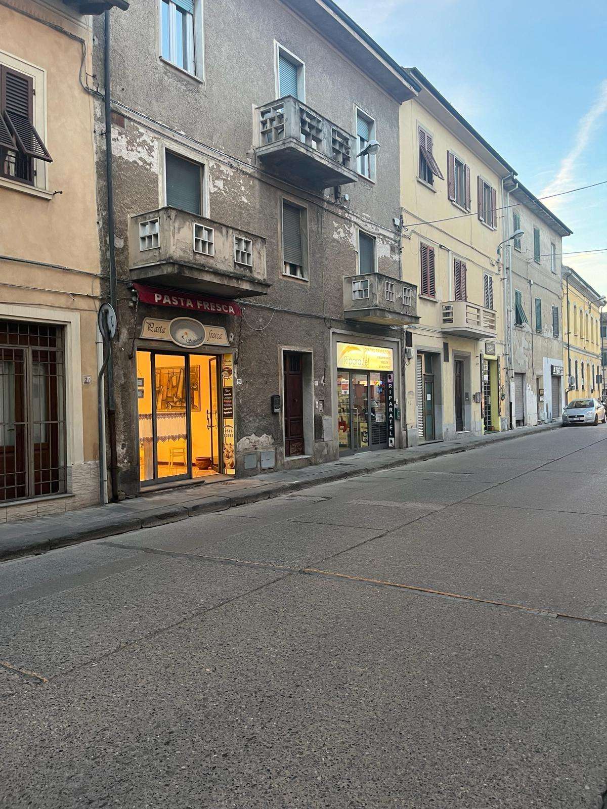 Locale commerciale in Vendita a Pontedera Via Aurelio Saffi,