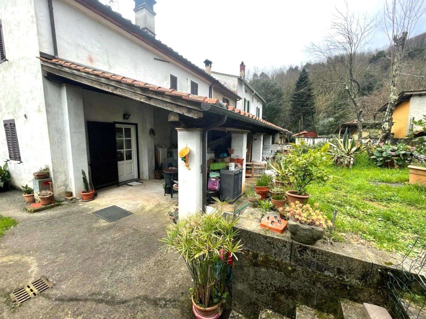 Casa Bi - Trifamiliare in Vendita a Lucca Arliano
