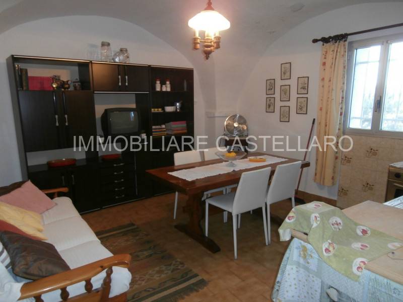 Appartamento in Vendita a Castellaro Castellaro - Centro