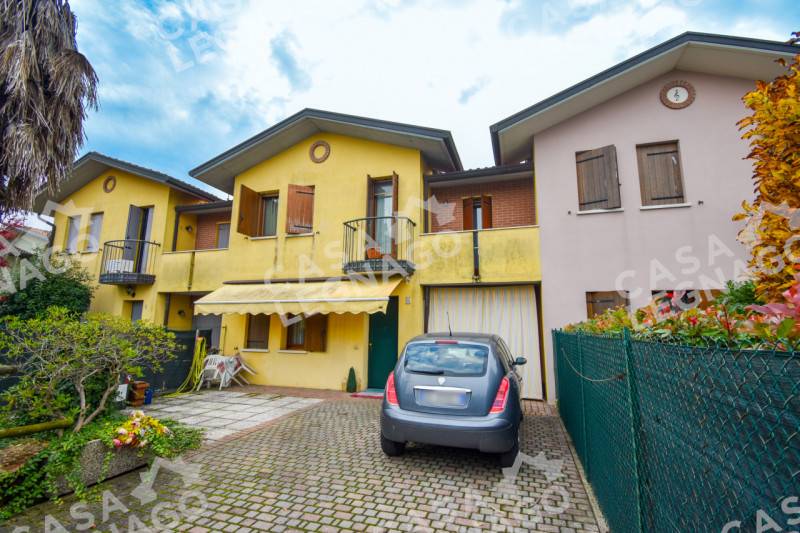 Casa Bi - Trifamiliare in Vendita a Boschi Sant'Anna Boschi Sant 'Anna