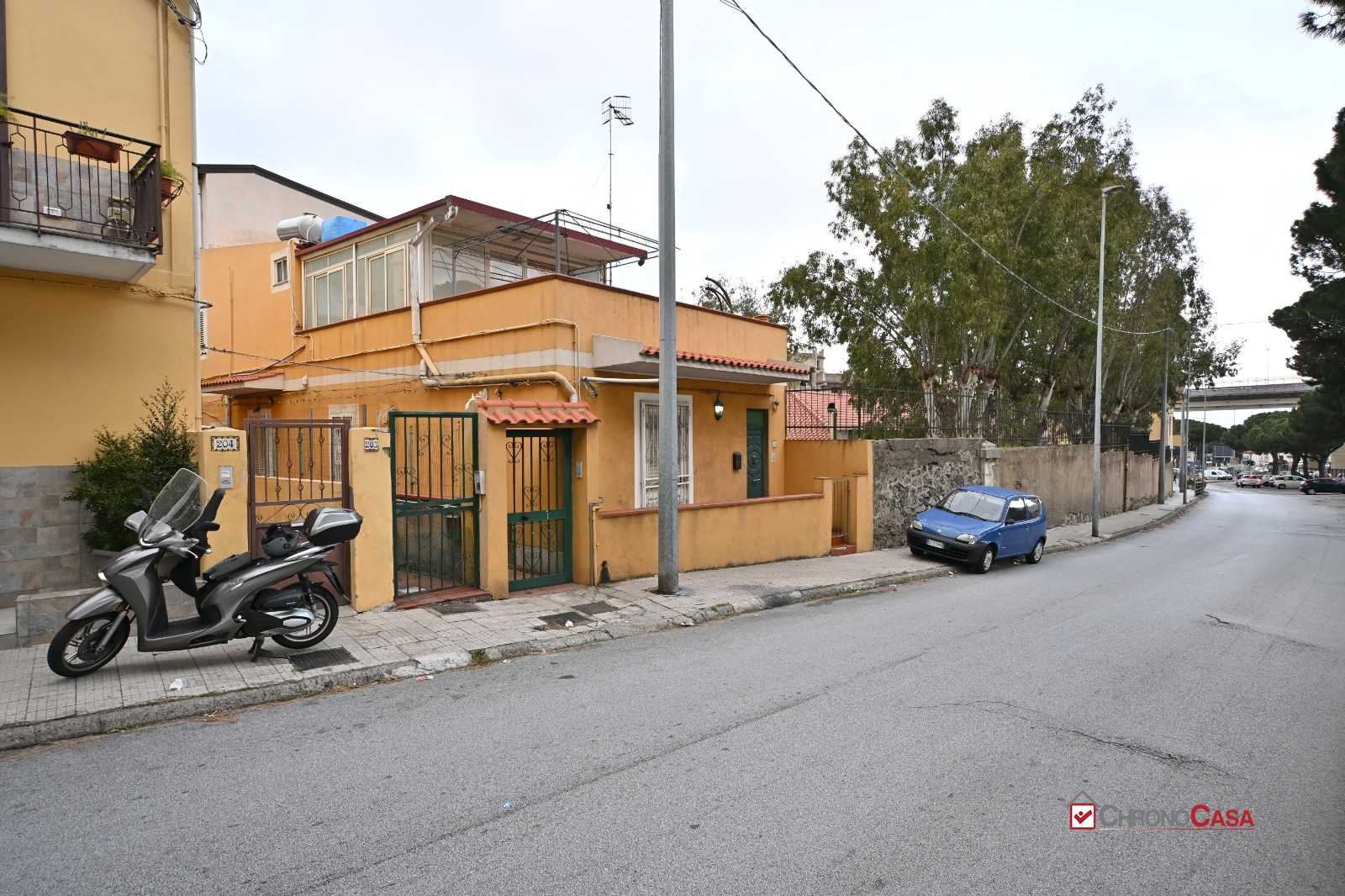 Appartamento in Vendita a Messina via comunale