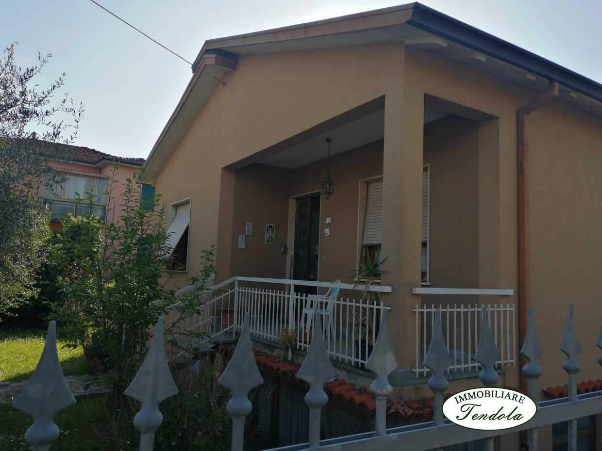 Casa indipendente in Vendita a Fosdinovo via Melara