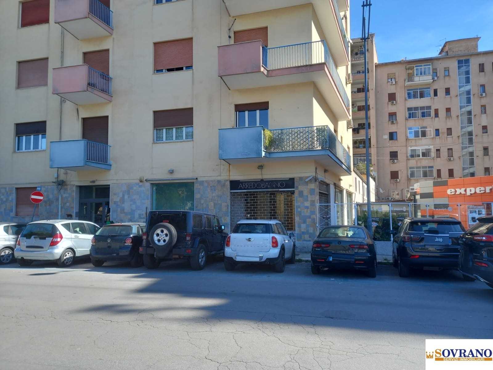 Locale commerciale in Affitto a Palermo Via Generale Di Maria