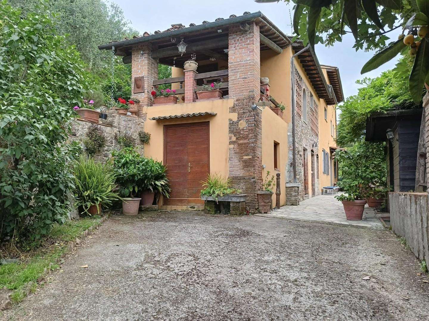 Rustico in Vendita a Lucca Villa Marie - AGLAE SRL,
