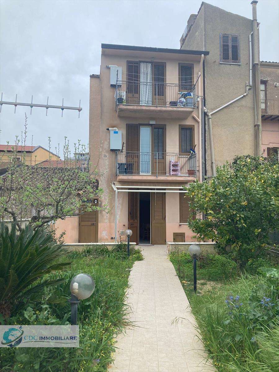 Casa indipendente in Vendita a Lercara Friddi Via Vittorio Emanuele III