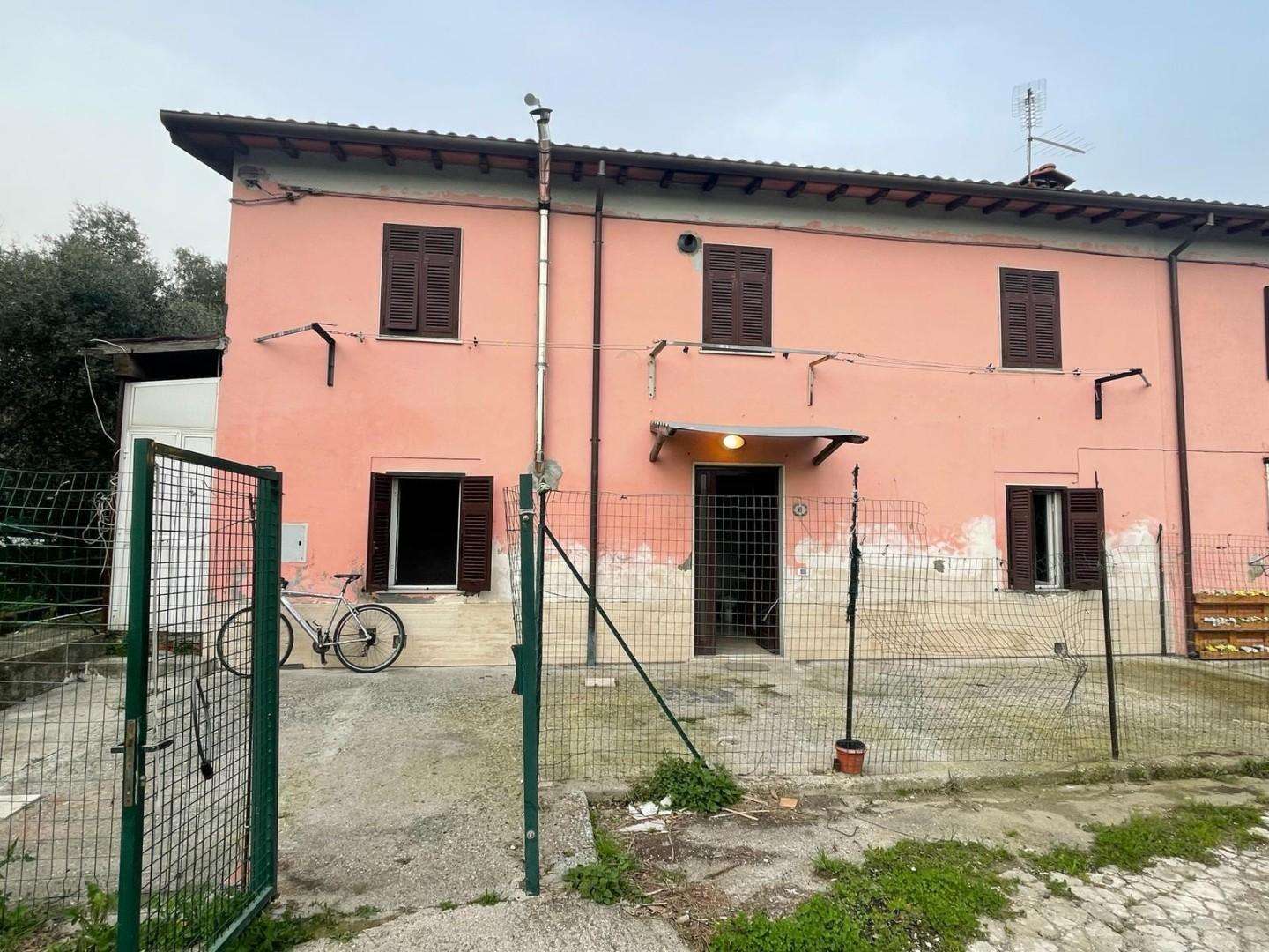 Casa Bi - Trifamiliare in Vendita a Carrara Via dei Corsi, 9