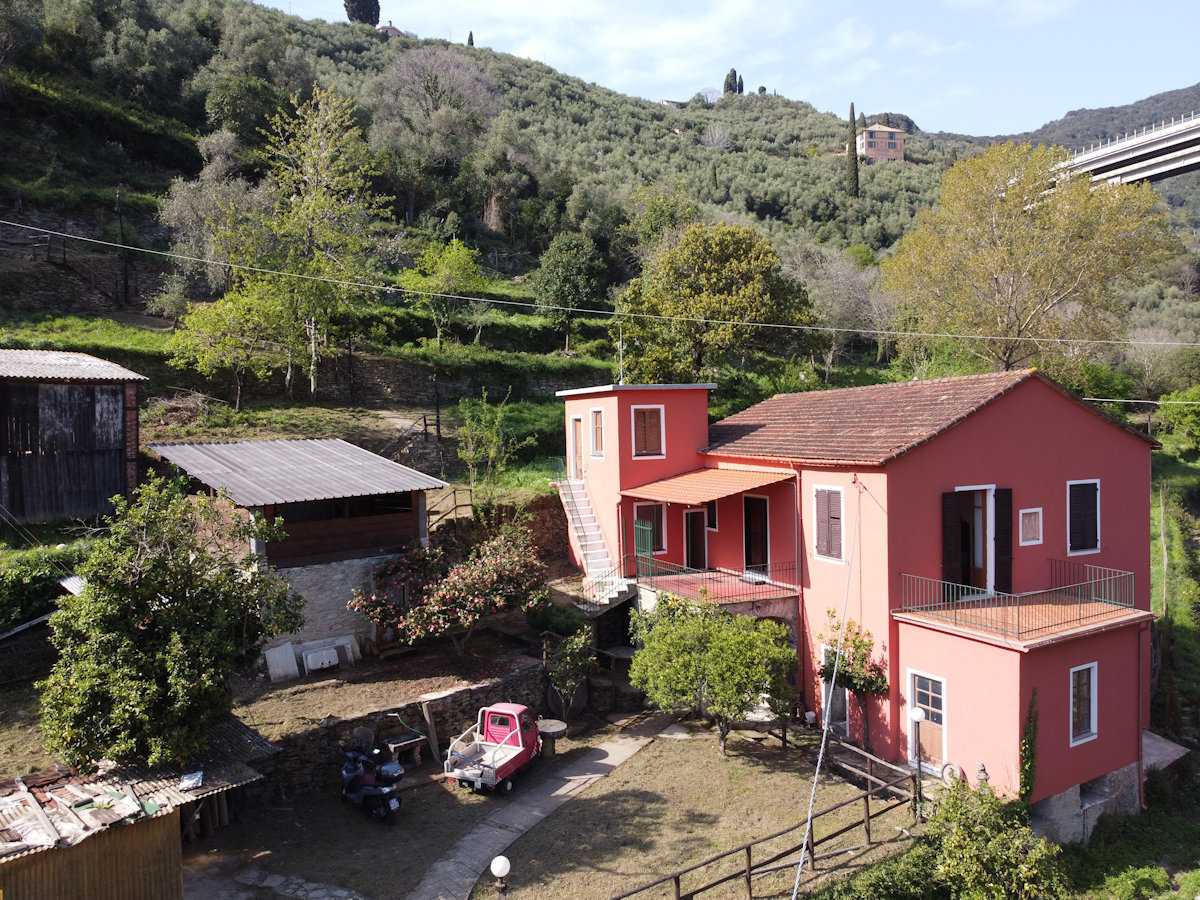 Casa indipendente in Vendita a Rapallo Via Tuia