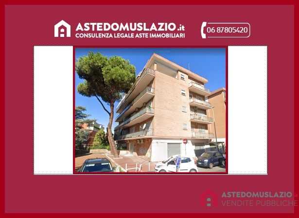 Appartamento in Vendita a Roma Via Emilio Albertario