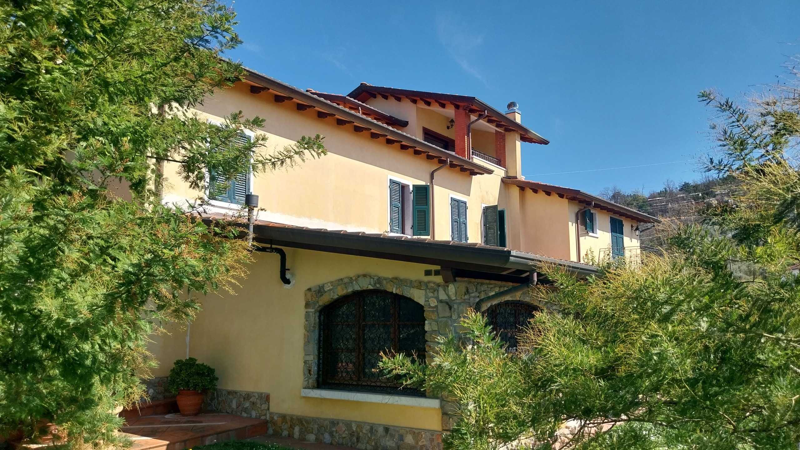 Casa indipendente in Vendita a Castelnuovo Magra Via Olmarello