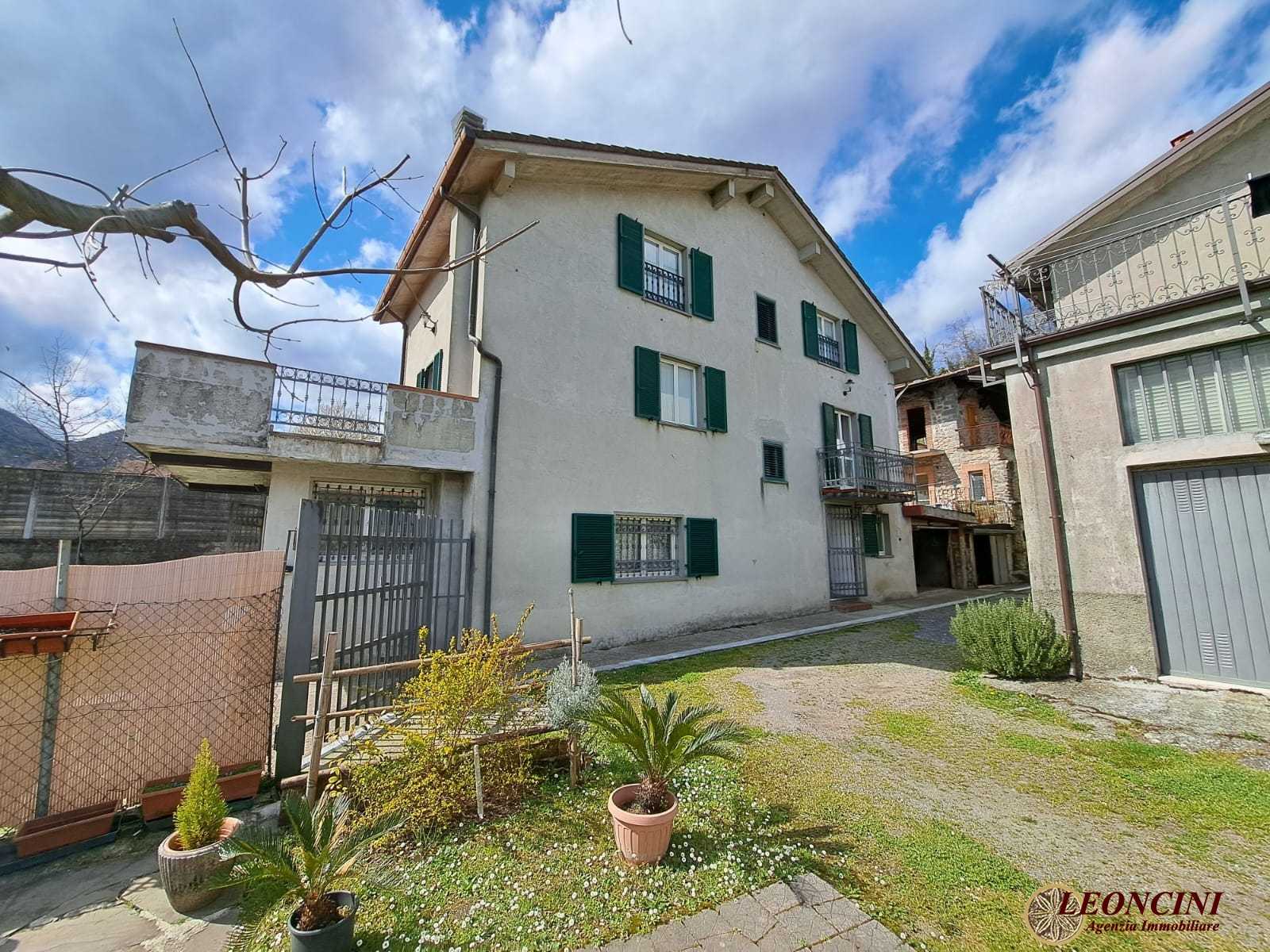 Casa Bi - Trifamiliare in Vendita a Mulazzo Via della repubblica