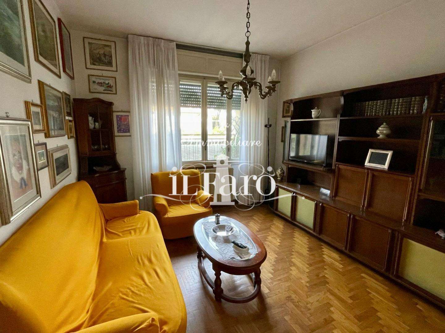 Appartamento in Vendita a Viareggio Via Regia, 108