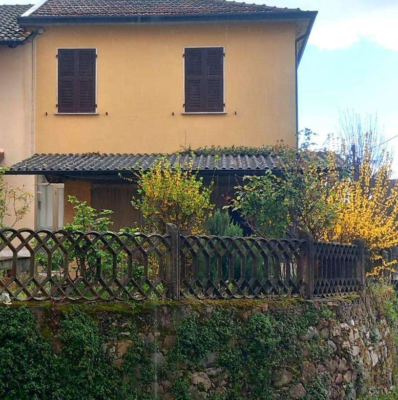 Casa Bi - Trifamiliare in Vendita a Ortonovo Via Isola,