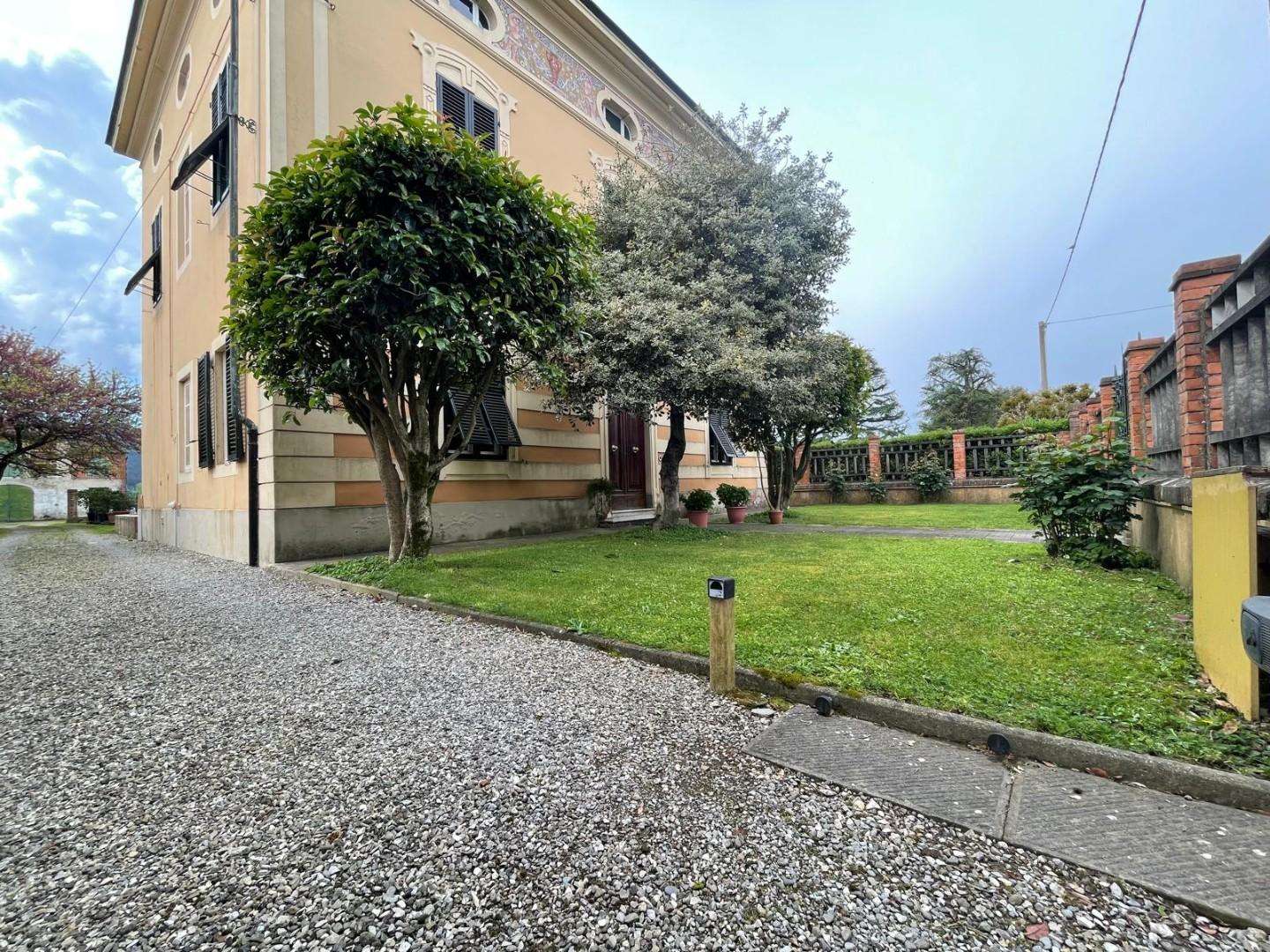 Villa in Vendita a Capannori Via della Viaccia,