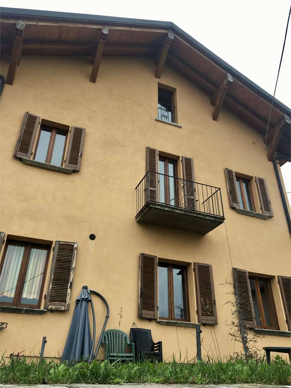 Villa in Vendita a Trarego Viggiona