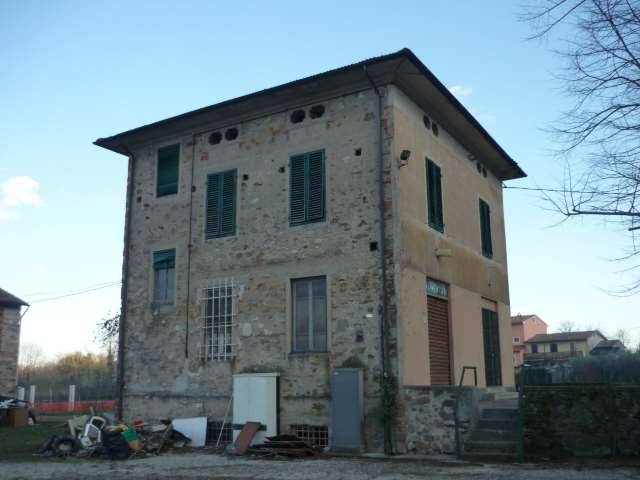 Villa in Vendita a Capannori Pieve di Compito
