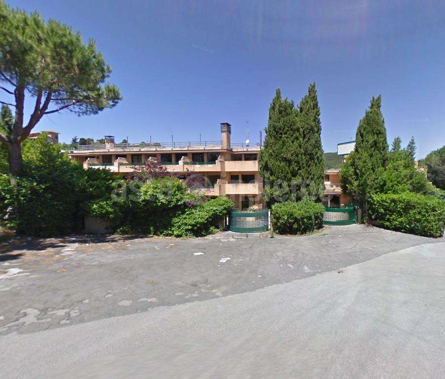 Palazzo - Stabile in Vendita a Chianciano Terme via Le Piane, 35