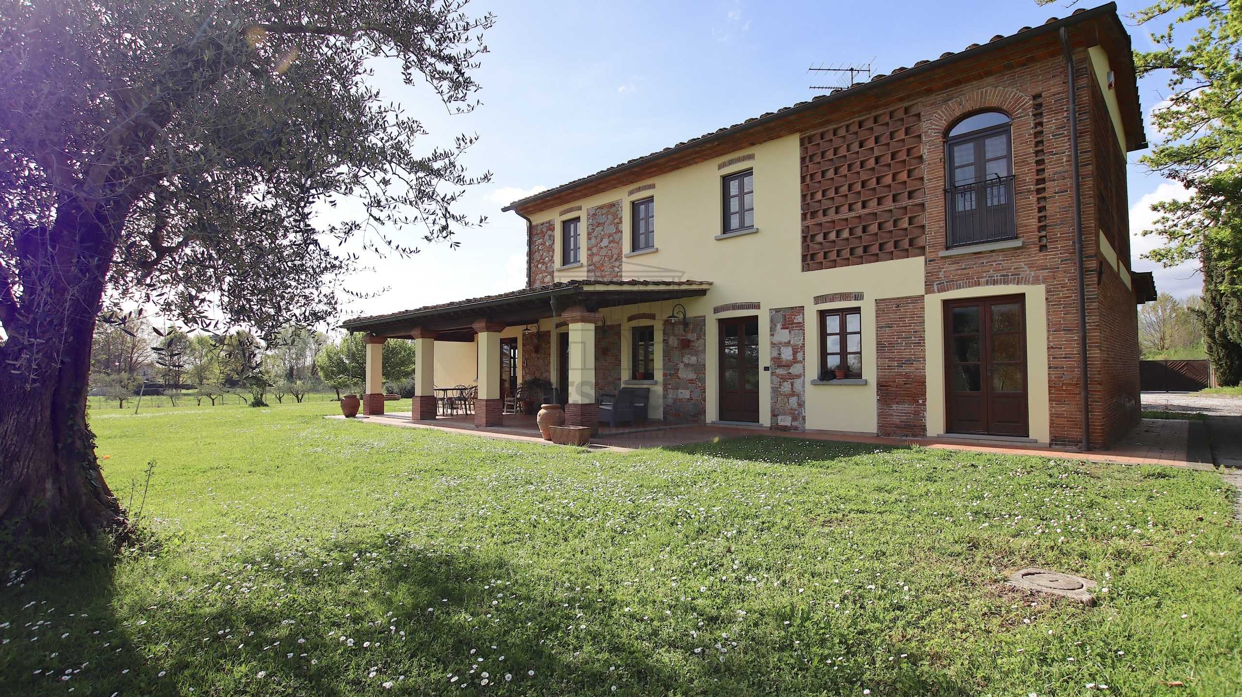 Casa indipendente in Vendita a Capannori Via Stradone di Camigliano