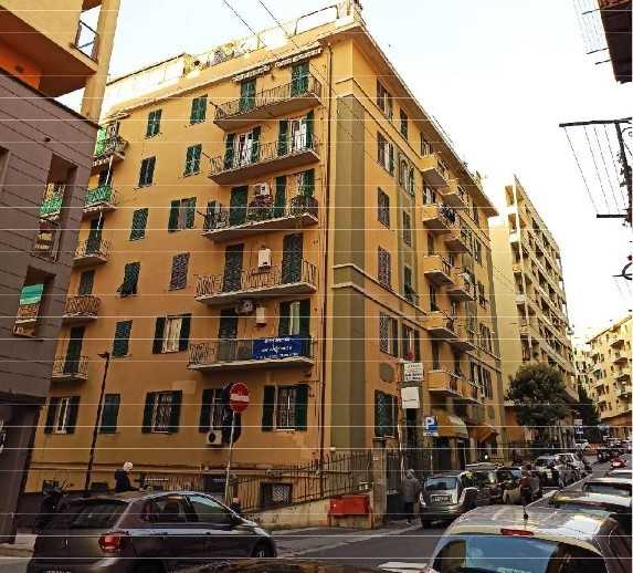 Appartamento in Vendita a Genova Via Donghi