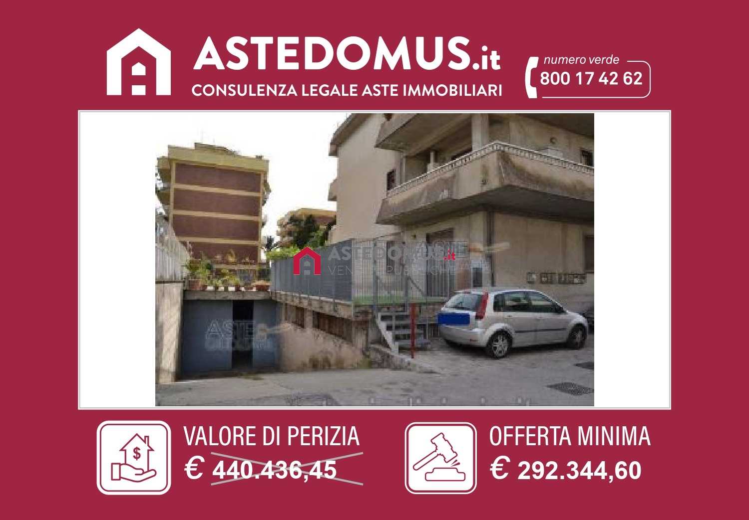 Locale commerciale in Vendita a Pomigliano d'Arco Via Cosimo Miccoli