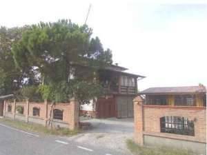Casa indipendente in Vendita a Ziano Piacentino