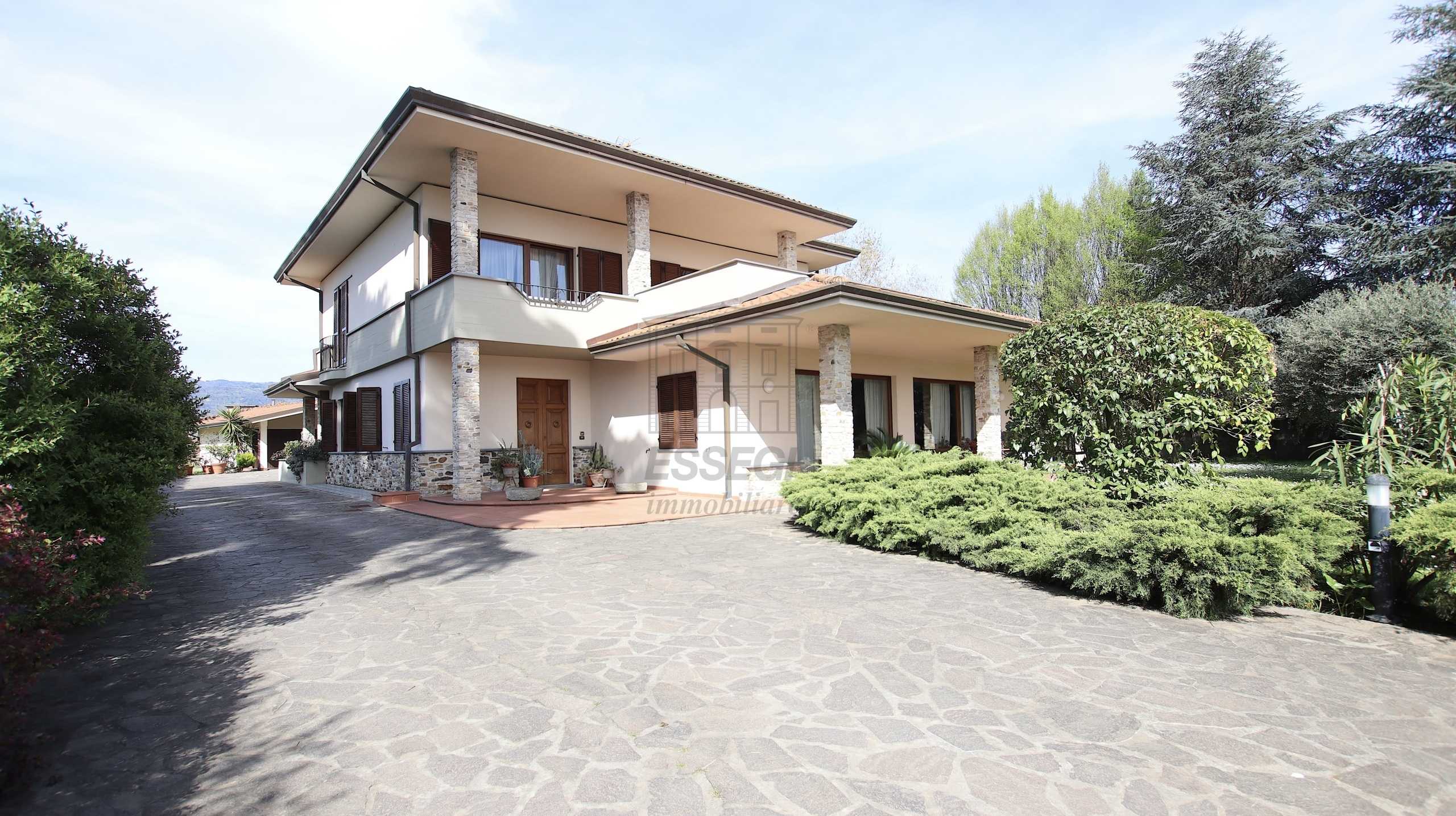 Casa indipendente in Vendita a Lucca Via Villa Landi