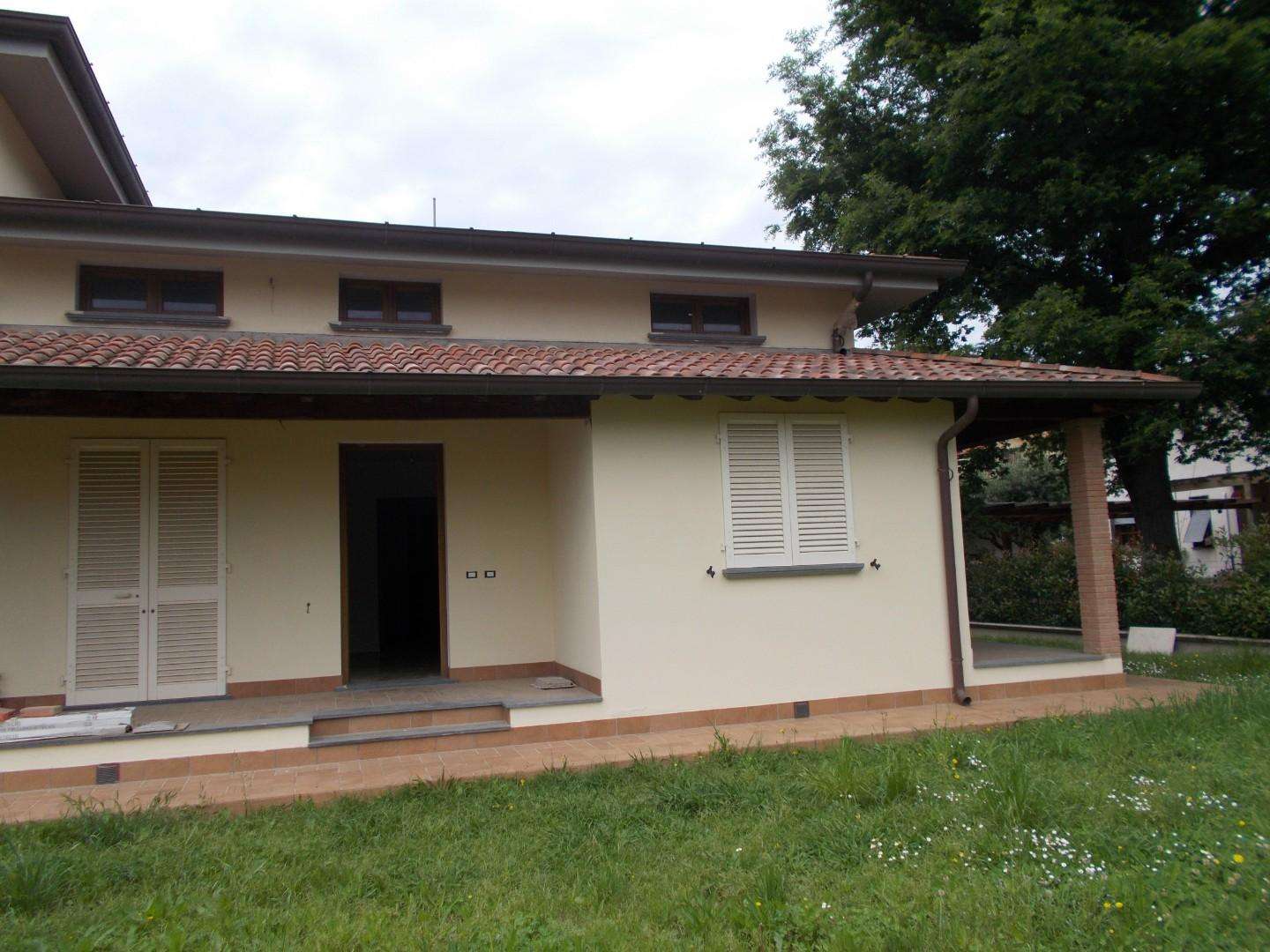 Casa Bi - Trifamiliare in Vendita a Vecchiano Via delle Pratavecchie, 56019