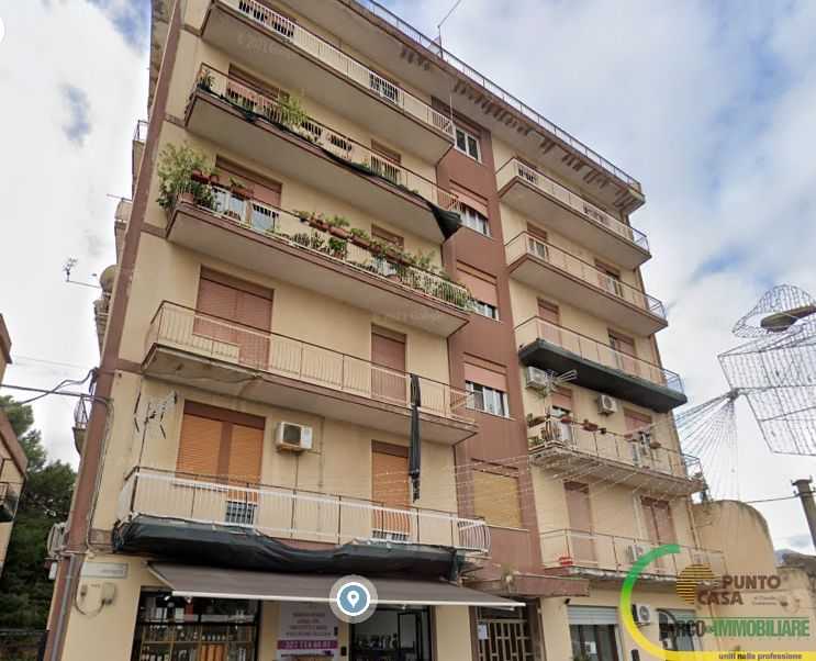 Appartamento in Vendita a Palermo Via Atenasio