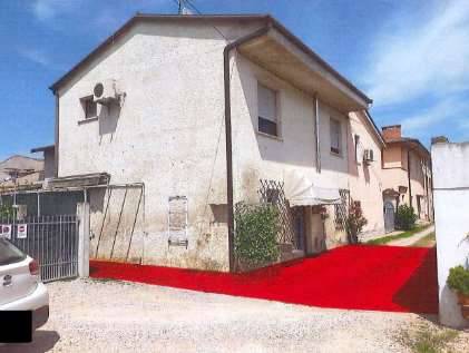 Porzione di casa in Vendita a Villafranca di Verona