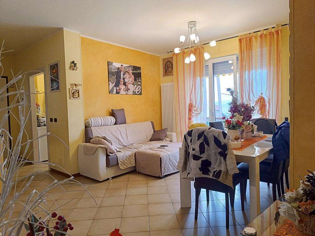 Appartamento in Vendita a Carrara Via Bonascola,