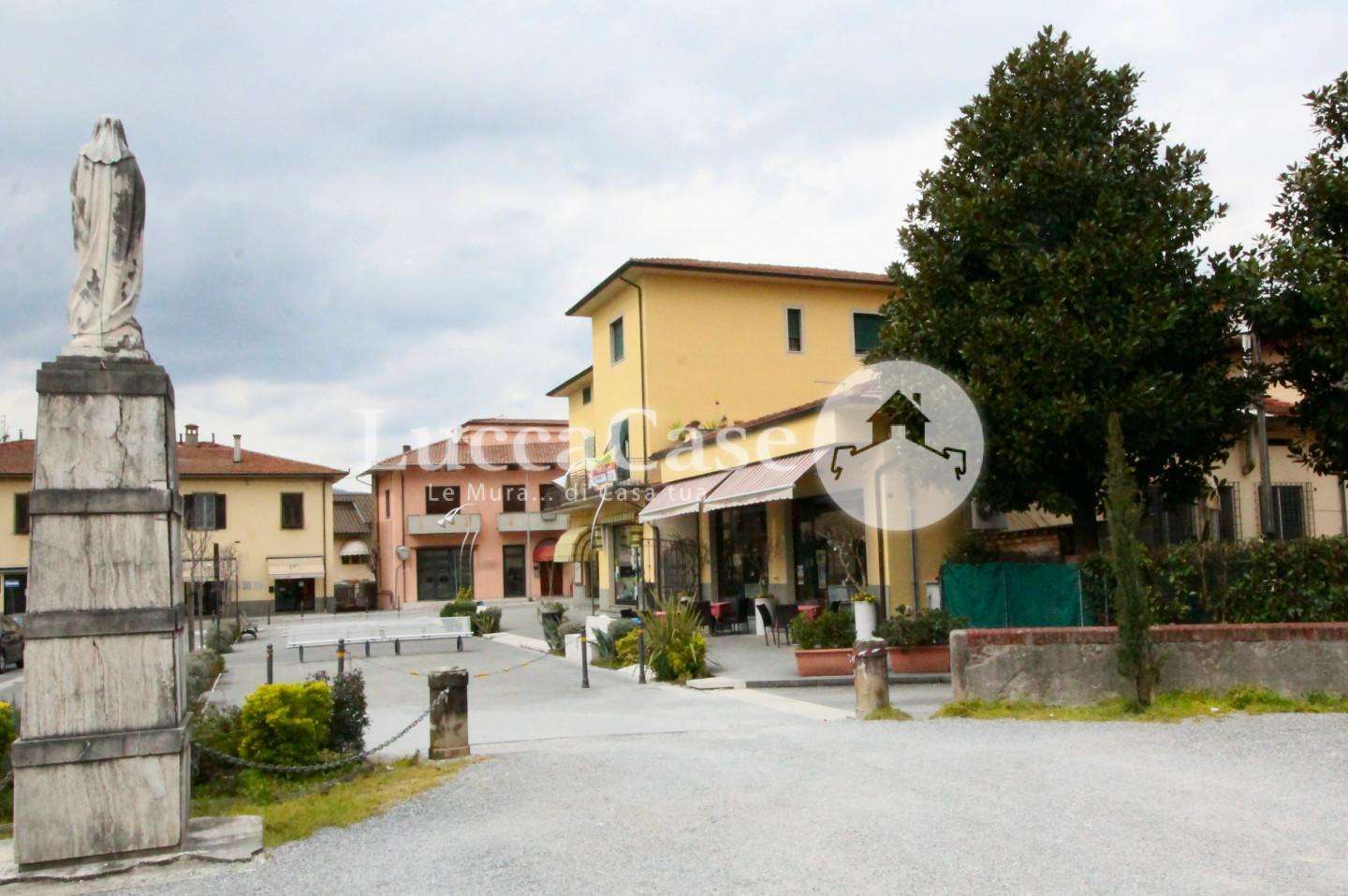 Locale commerciale in Affitto a Capannori Capannori LU, 55014