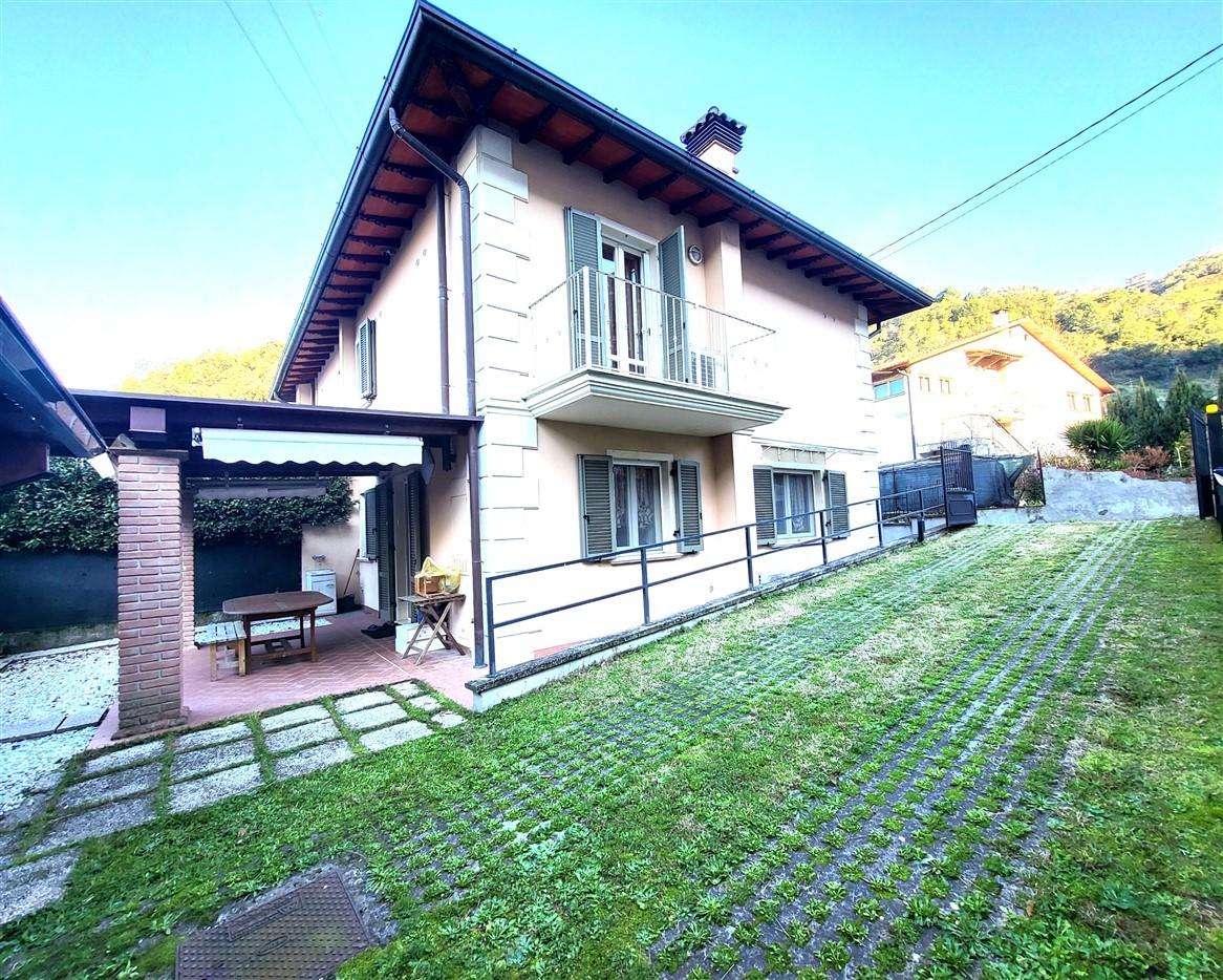 Casa Bi - Trifamiliare in Vendita a Montignoso Via Palatina, , 54038 Montignoso MS, Italia