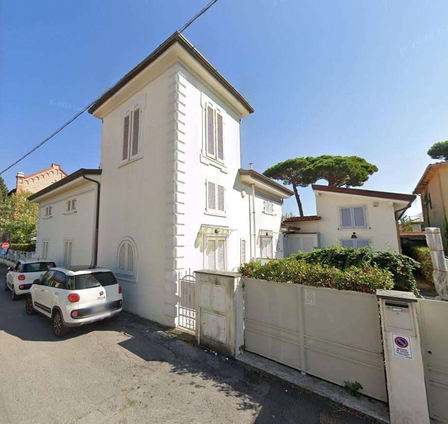Appartamento in Vendita a Pietrasanta Via Sant 'Antonio,