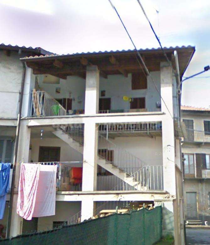 Appartamento in Vendita a Cuorgnè Via C. Battisti , 25