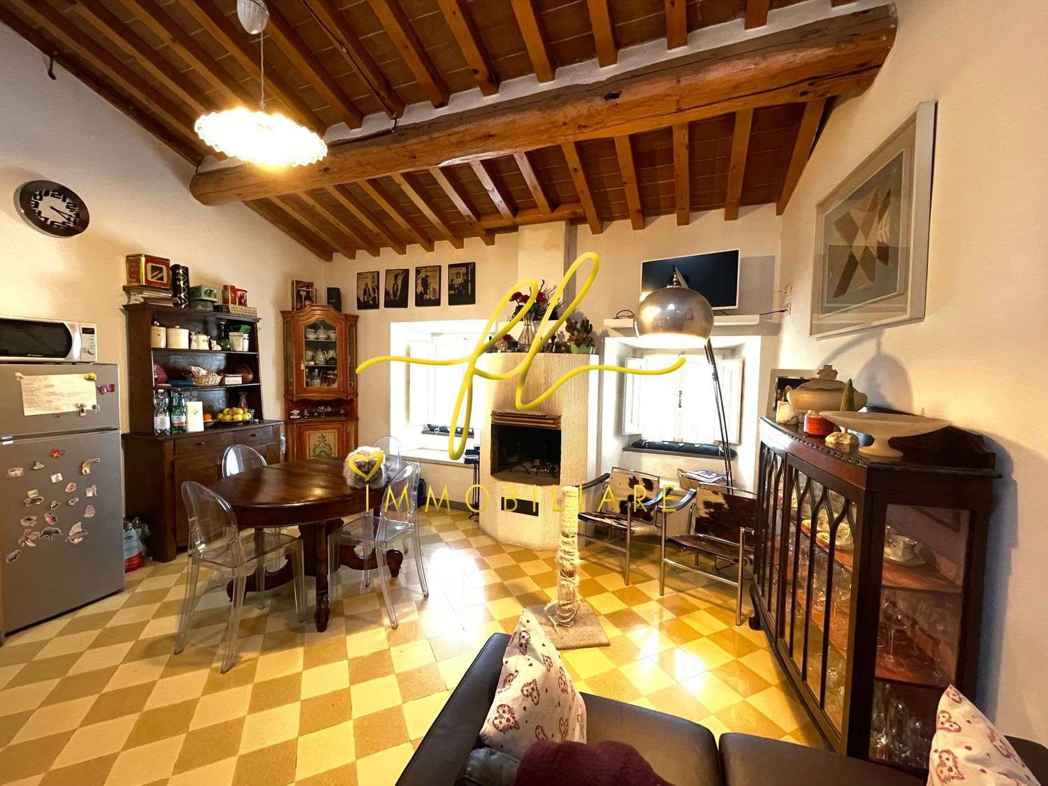 Casa Bi - Trifamiliare in Vendita a Montecatini Val di Cecina Vico del Mandorlo,