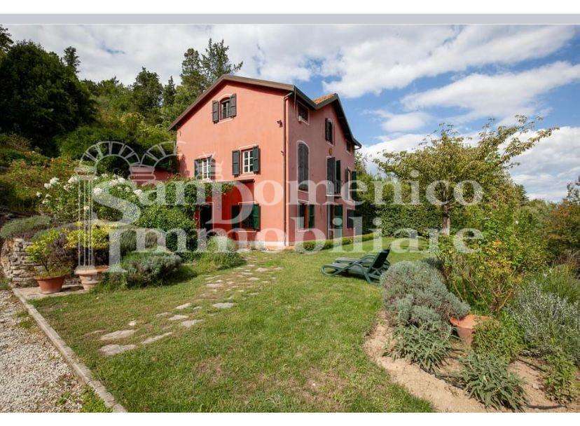 Villa in Vendita a Lucca Via Santa Maria del Giudice,