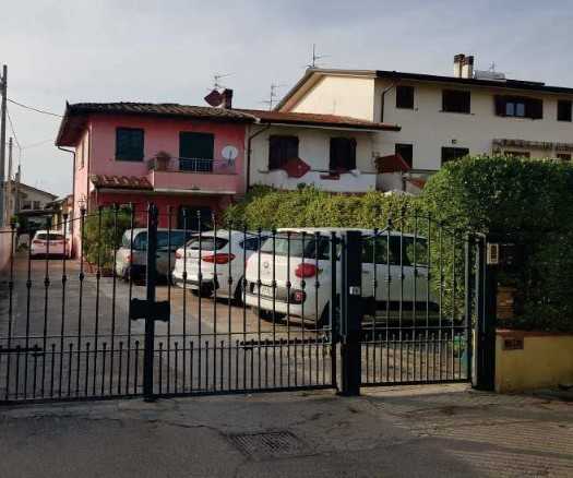 Porzione di casa in Vendita a Viareggio Via Giuseppe Zanardelli