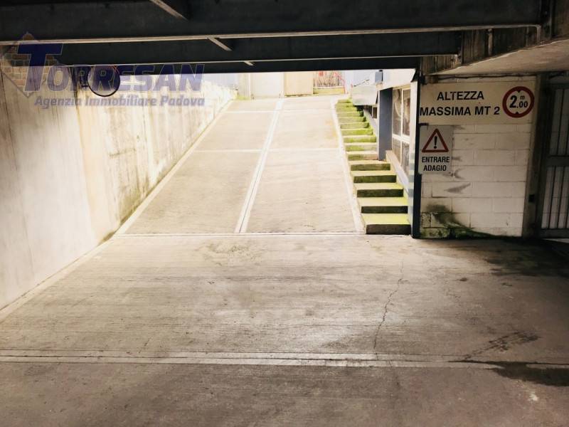 Box - Garage - Posto Auto in Vendita a Padova Stazione