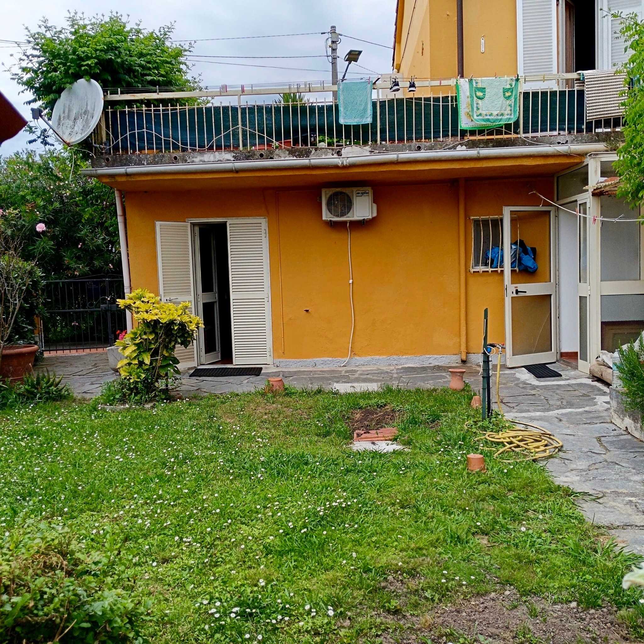 Porzione di casa in Affitto a Ameglia via Santa Croce