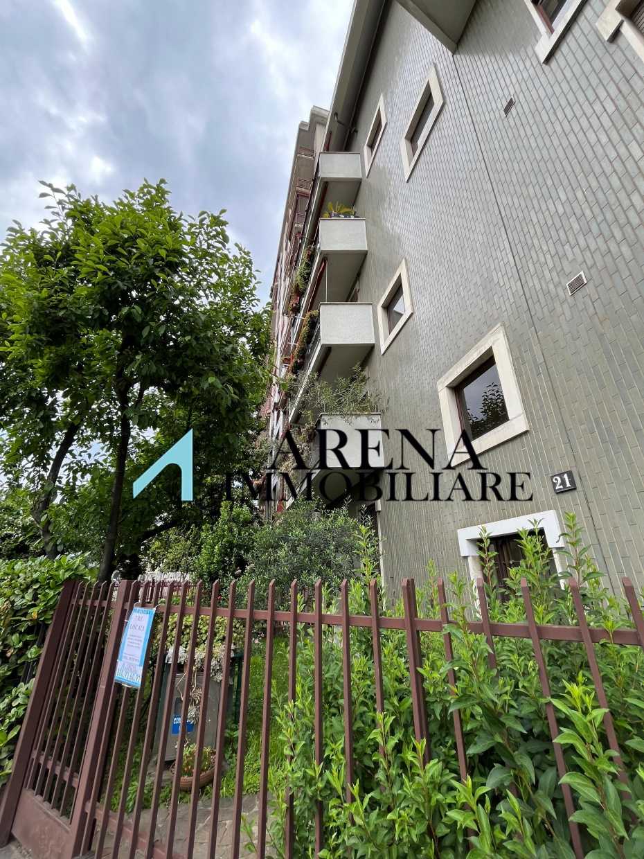 Appartamento in Vendita a Milano Via Repetti