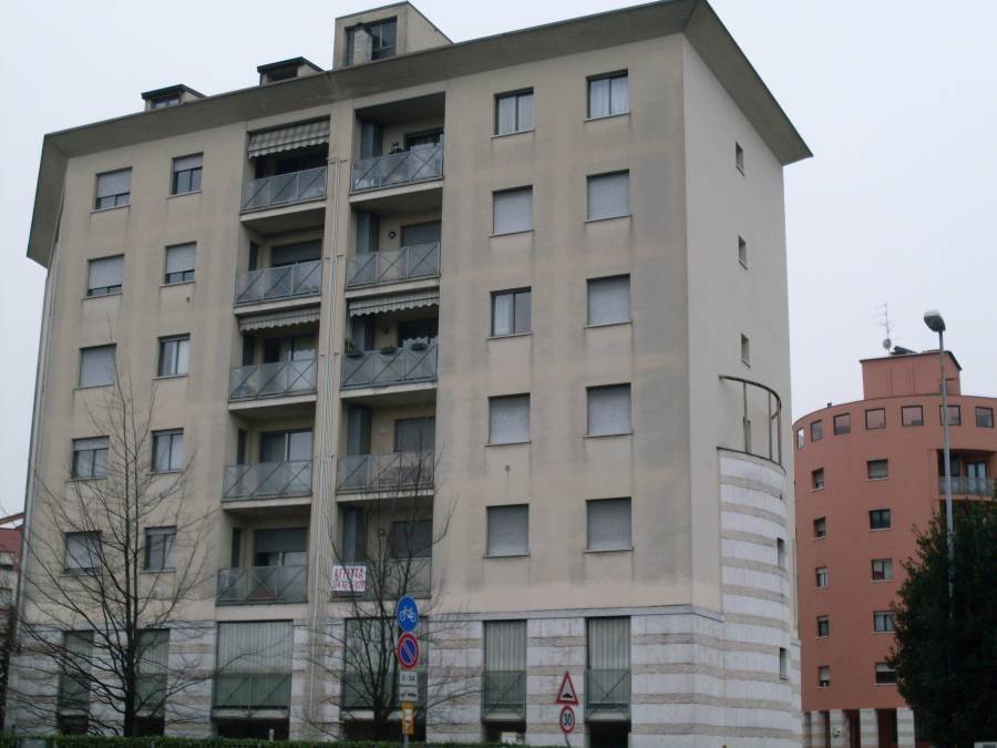 Appartamento in Affitto a Bergamo Via della Clementina, 2