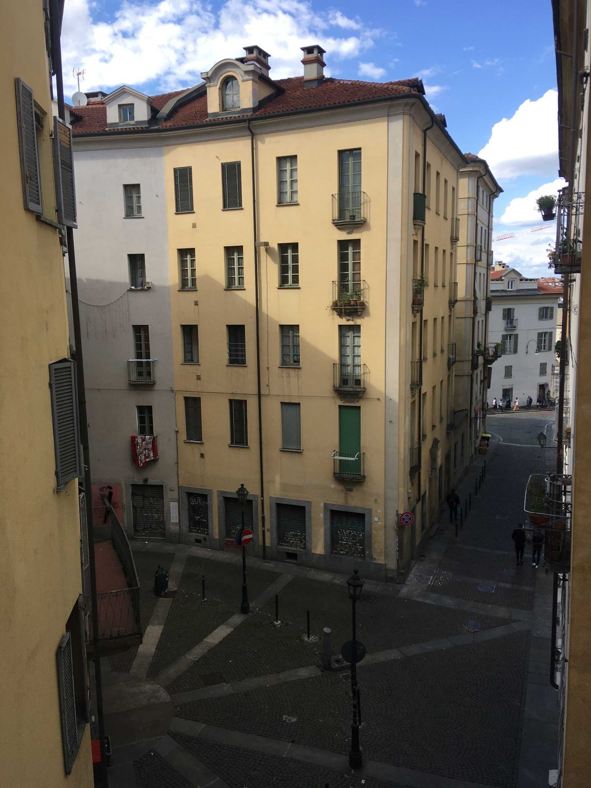 Appartamento in Affitto a Torino VIA BELLEZIA