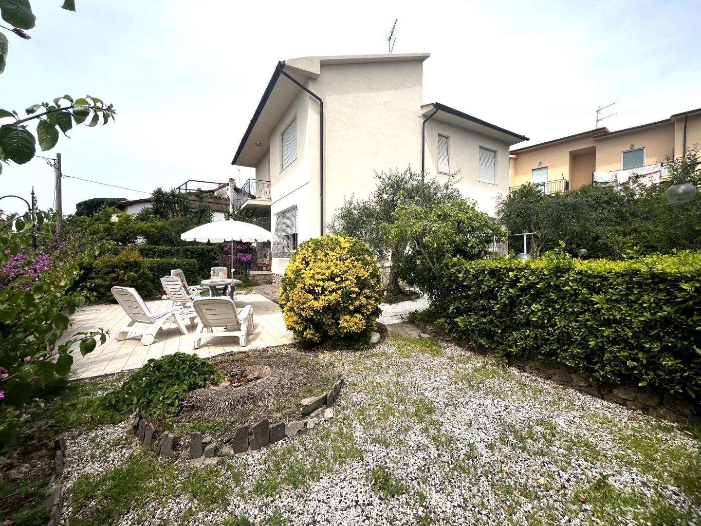 Casa Bi - Trifamiliare in Vendita a Rosignano Marittimo Via Giuseppe Abbati,