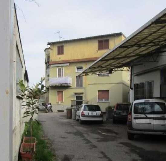 Appartamento in Vendita a Milano Via Cusago